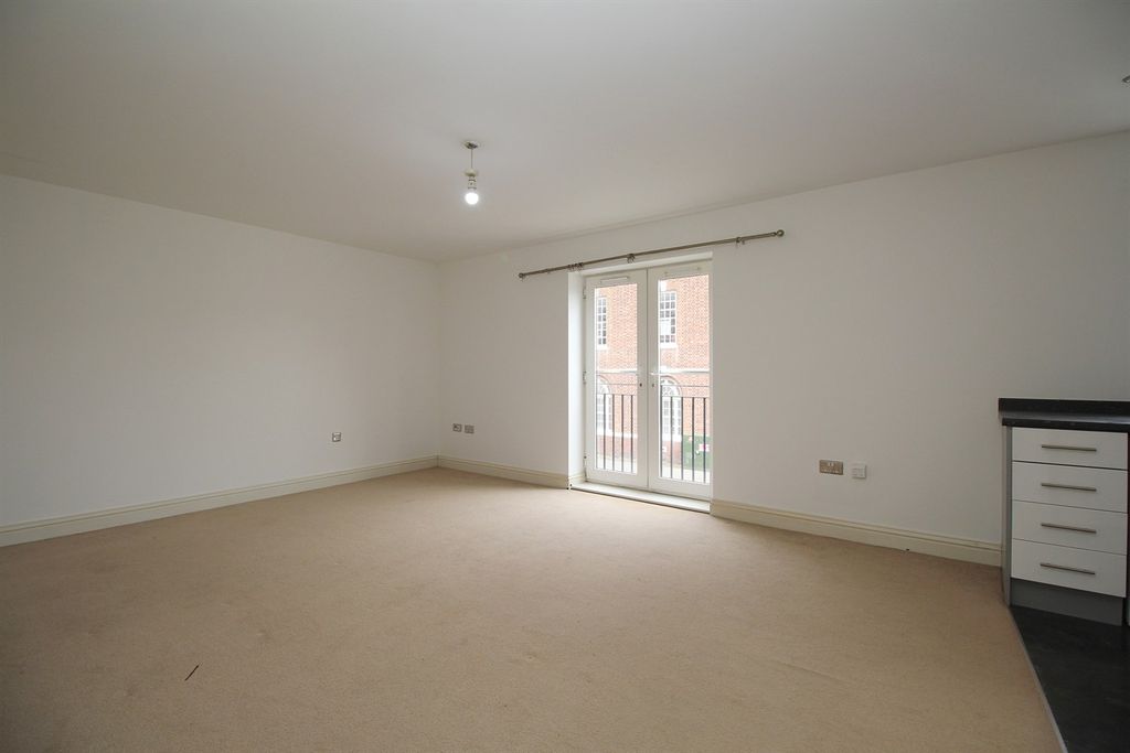 Property photo 3 of 20 Lounge / Diner