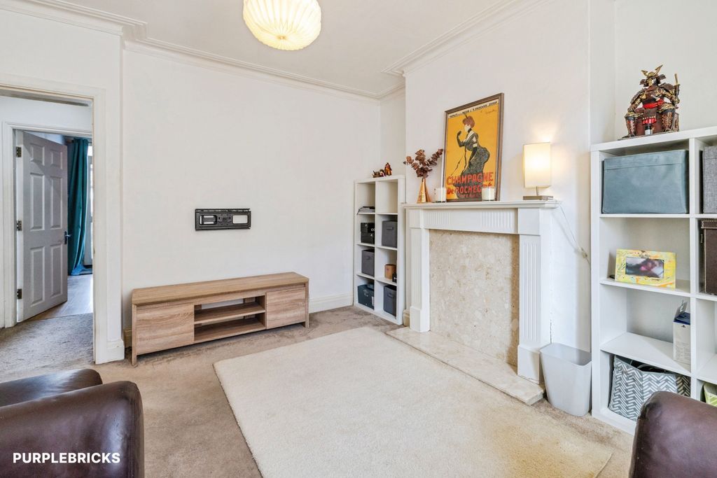 Property photo 3 of 17