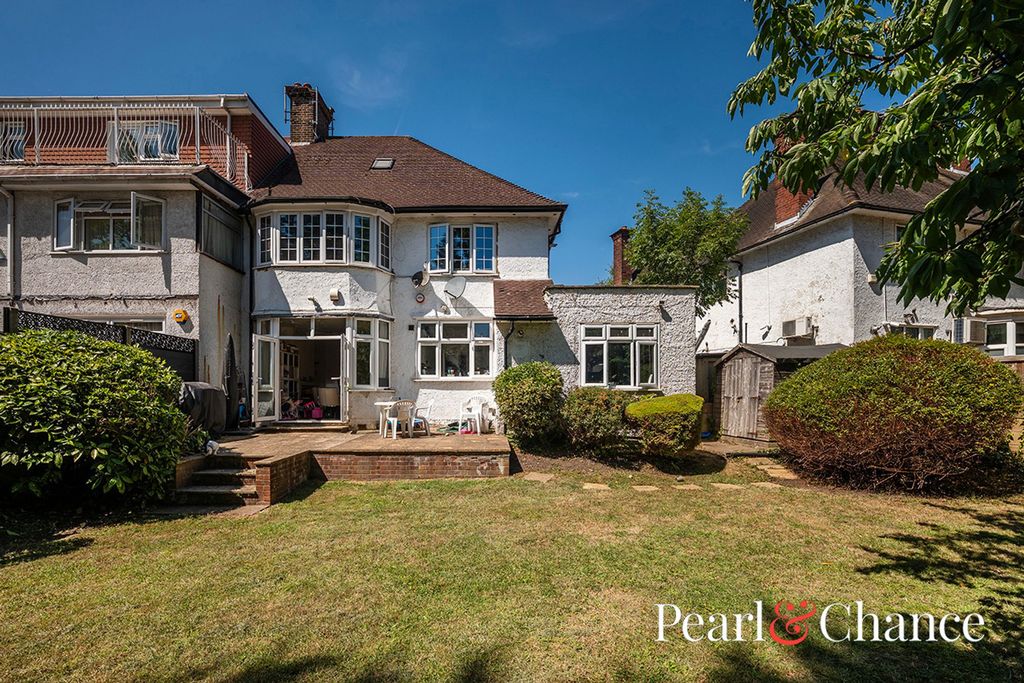 Property photo 3 of 12