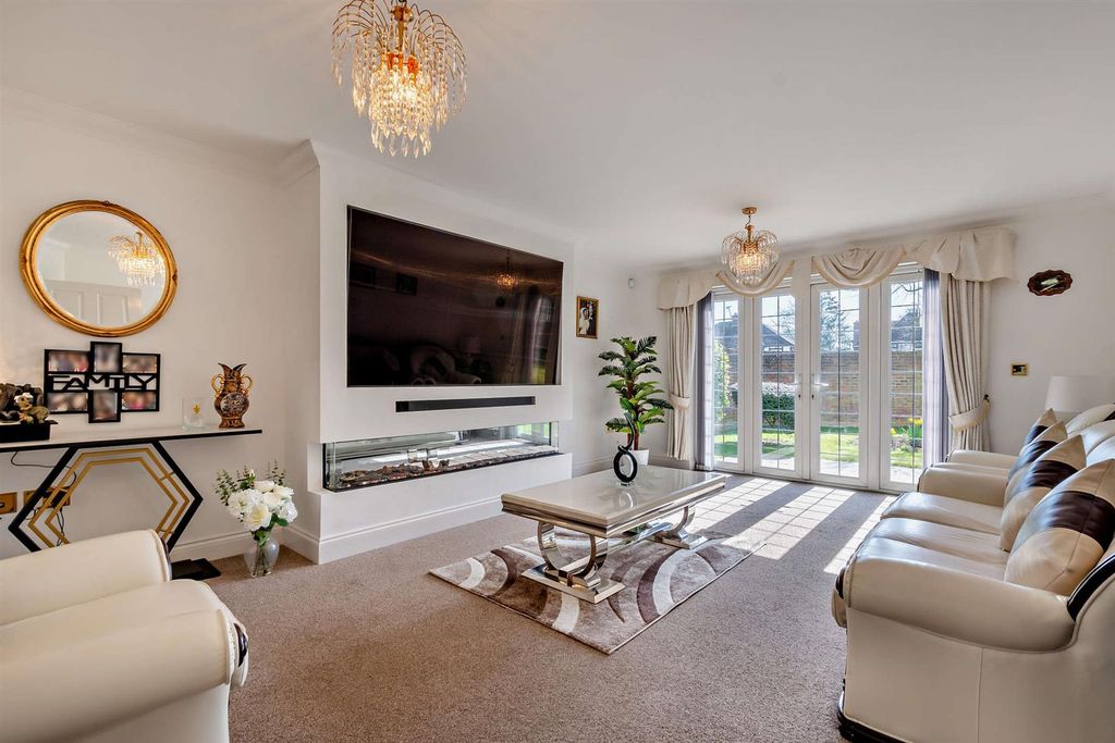 Property photo 2 of 24 8640469-Interior04-800.Jpg