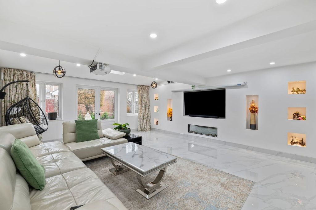 Property photo 2 of 25 Family Room