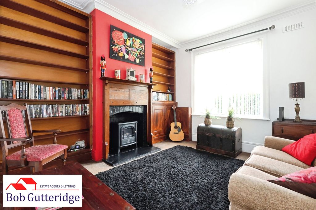 Property photo 2 of 24 Sitting Room