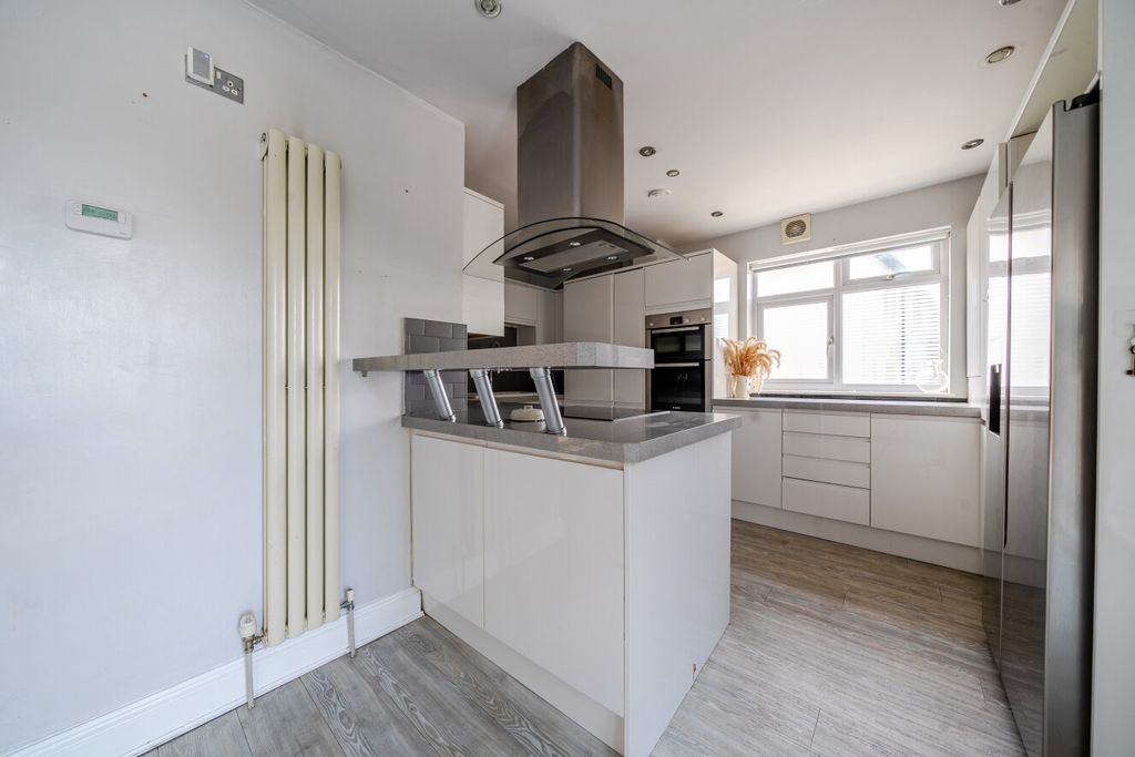 Property photo 3 of 24 1524209-3-6Aad1c8...