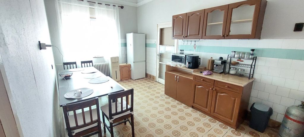 Property photo 3 of 36