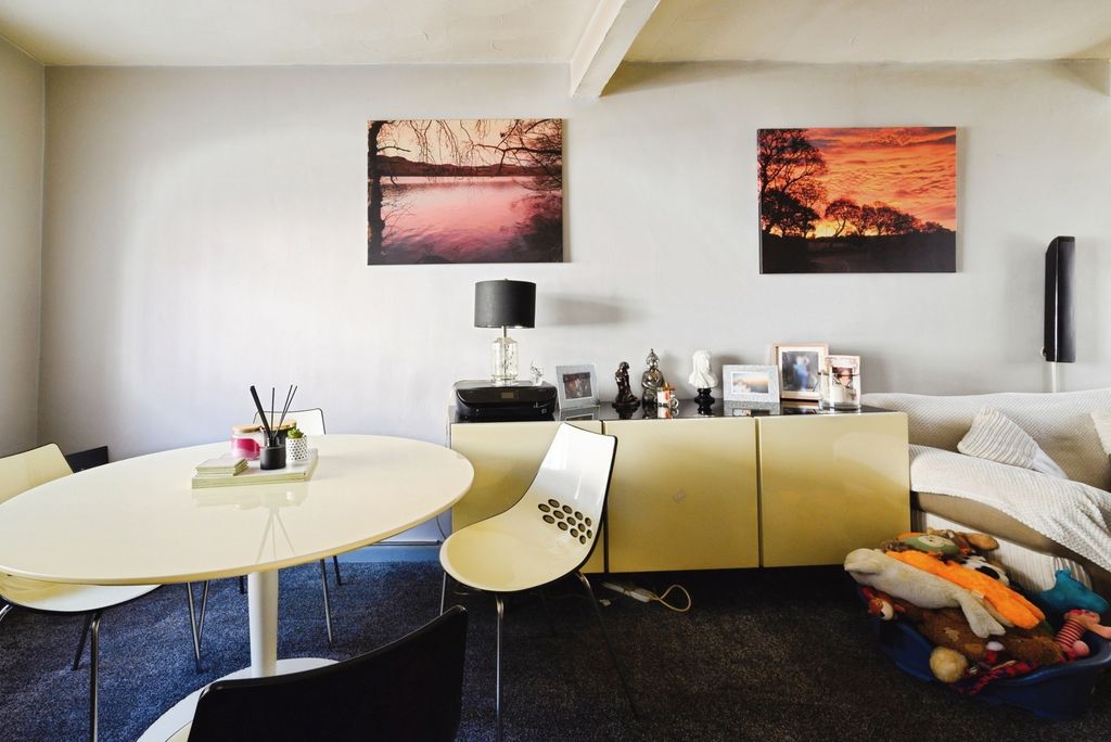 Property photo 3 of 19 Pbox-Img.Jpg