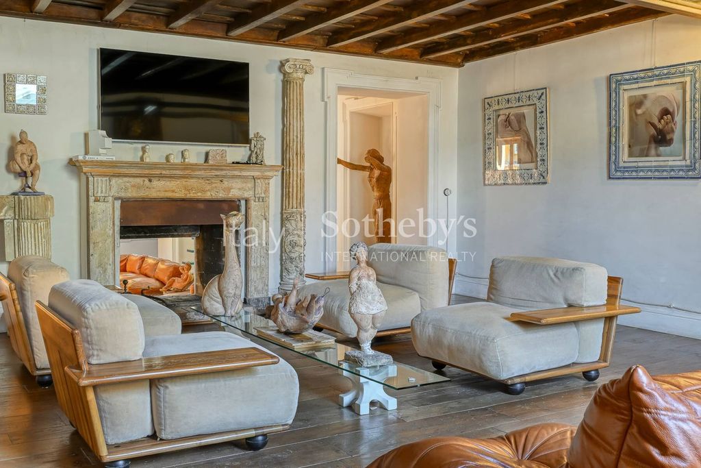 Property photo 3 of 33