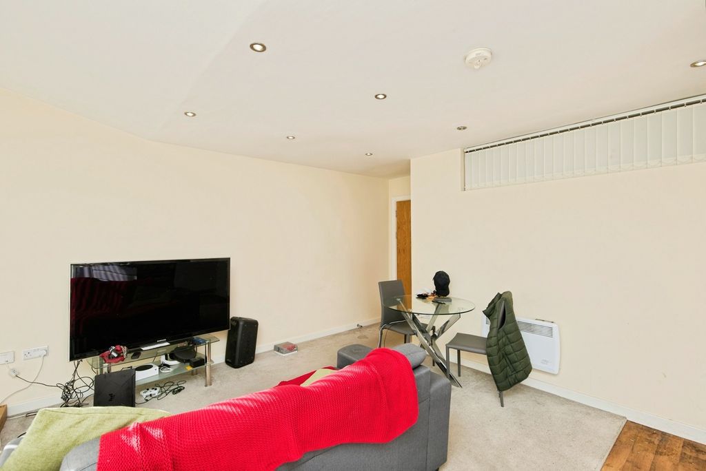 Additional image 6 of 1 bed flat for saleSouth Street, Ilkeston, Derbyshire DE7