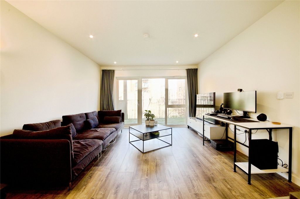 Property photo 2 of 16 Picture No. 02