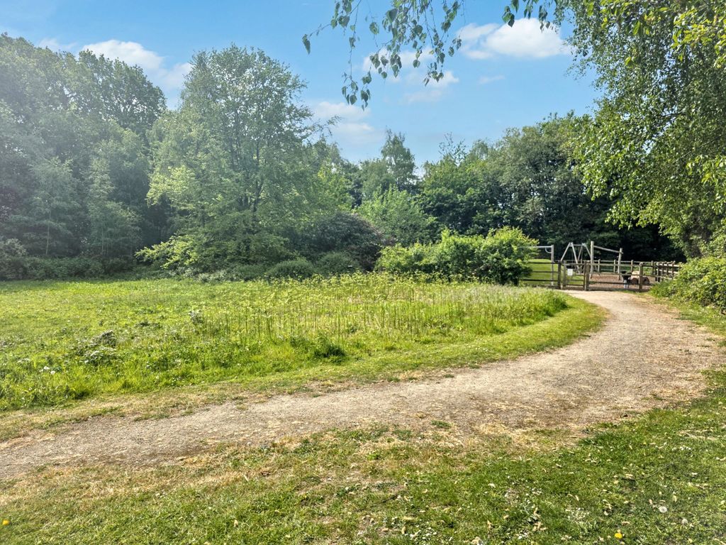 Property photo 2 of 16