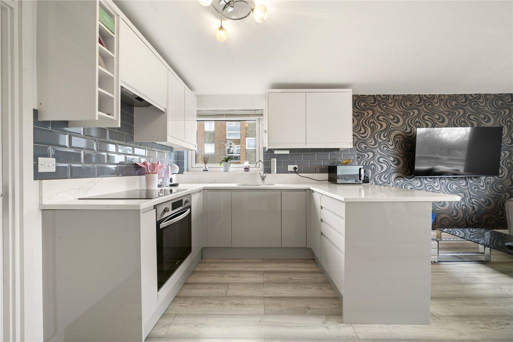 Property photo 3 of 10 Picture No. 16