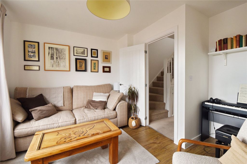 Property photo 2 of 17 Picture No. 12