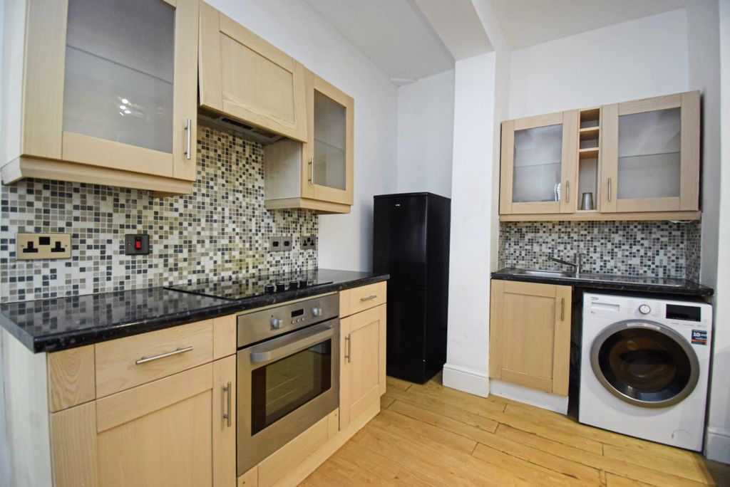 Property photo 3 of 9 Picture No. 06