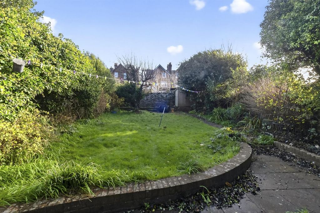 Property photo 2 of 33 Back Garden 2_c.Jpeg