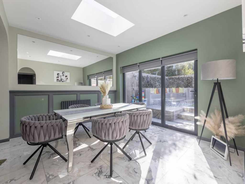 Property photo 3 of 20 76346_Piltonav-007