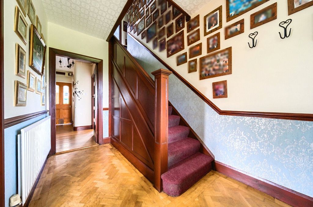 Property photo 2 of 33 Picture No. 05