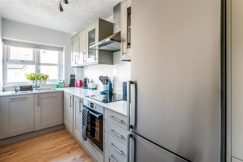 Additional image 11 of 1 bed flat for saleAshtead KT21