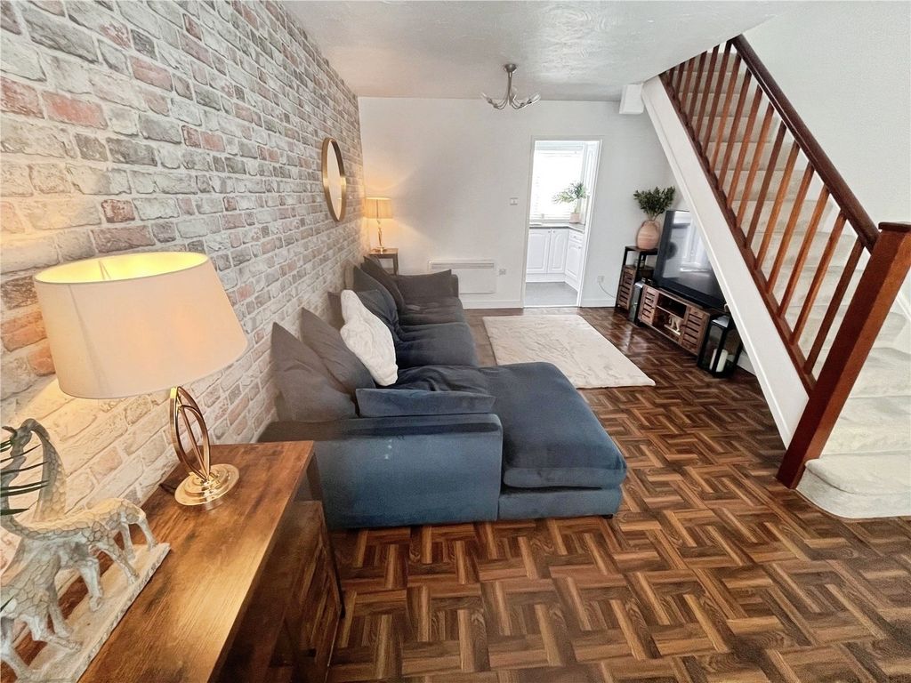 Property photo 2 of 7 Pbox-Img.Jpg