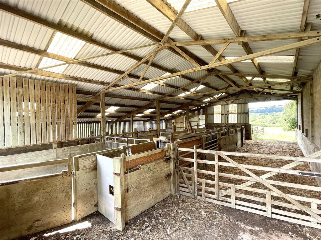 Property photo 2 of 8 Barn Internal