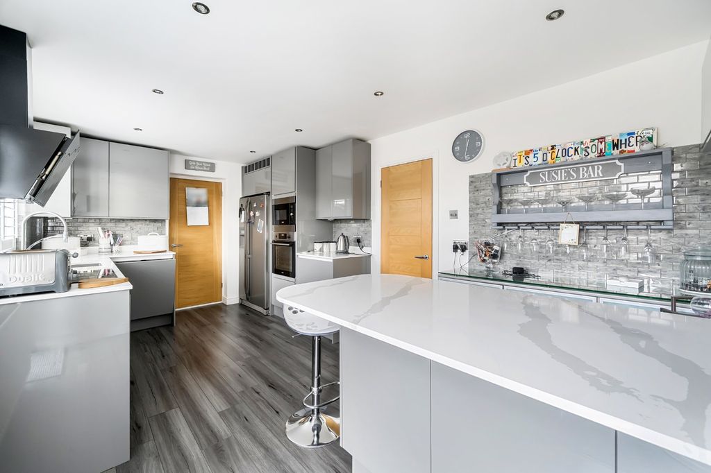 Property photo 2 of 19 Kitchen/Dining