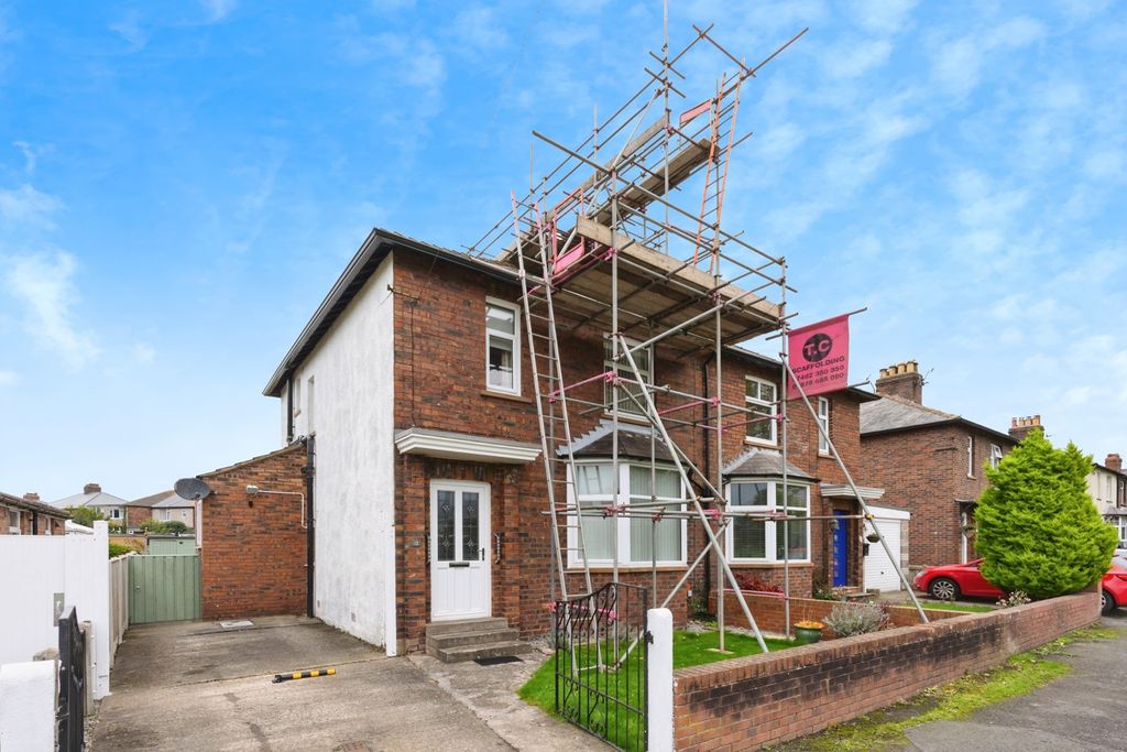 Property photo 1 of 10 External