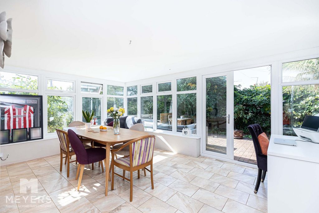 Property photo 3 of 31