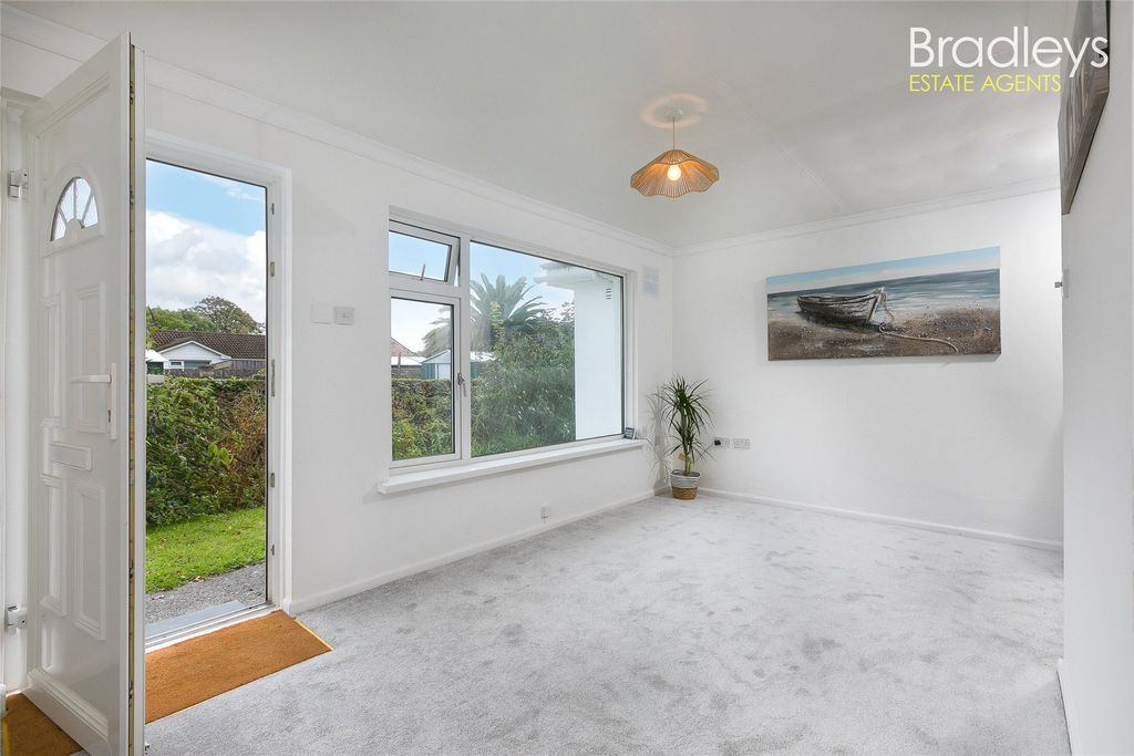 Property photo 2 of 16 Picture No. 27