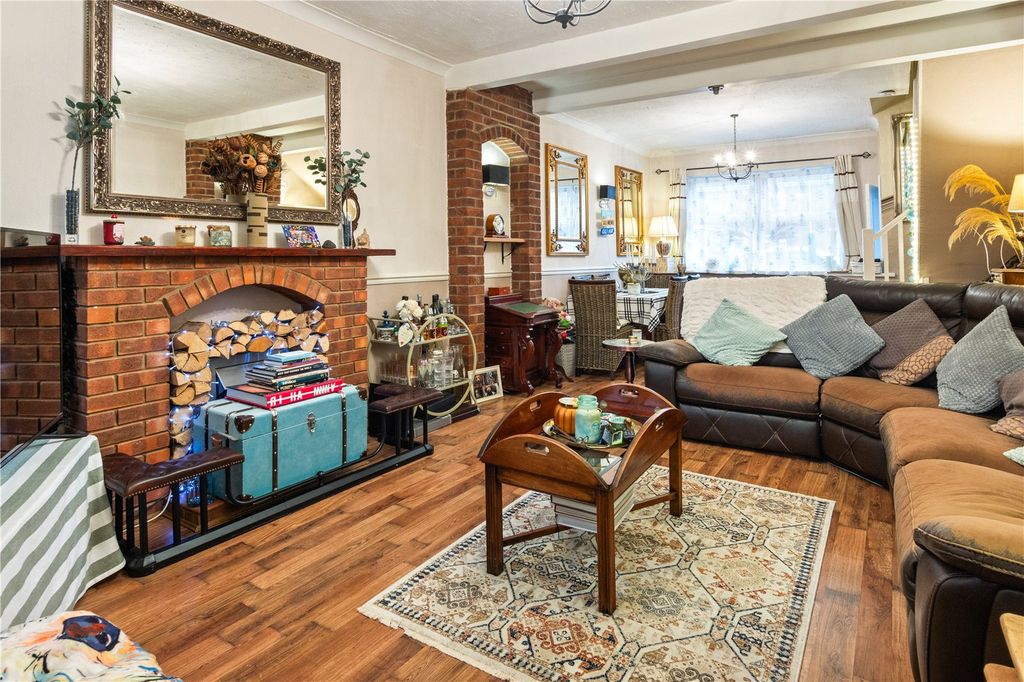 Property photo 3 of 16 Picture No. 11