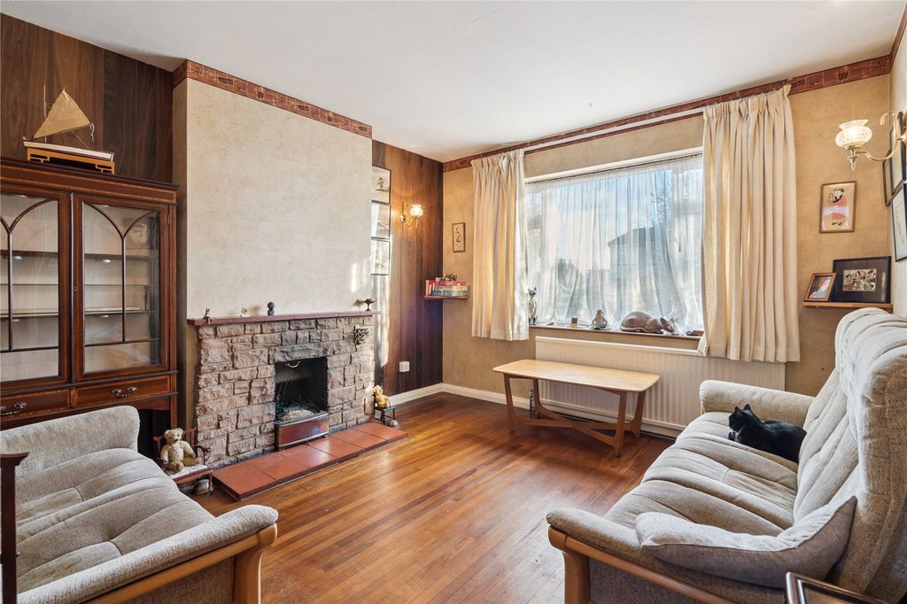 Property photo 3 of 9 Sitting Room