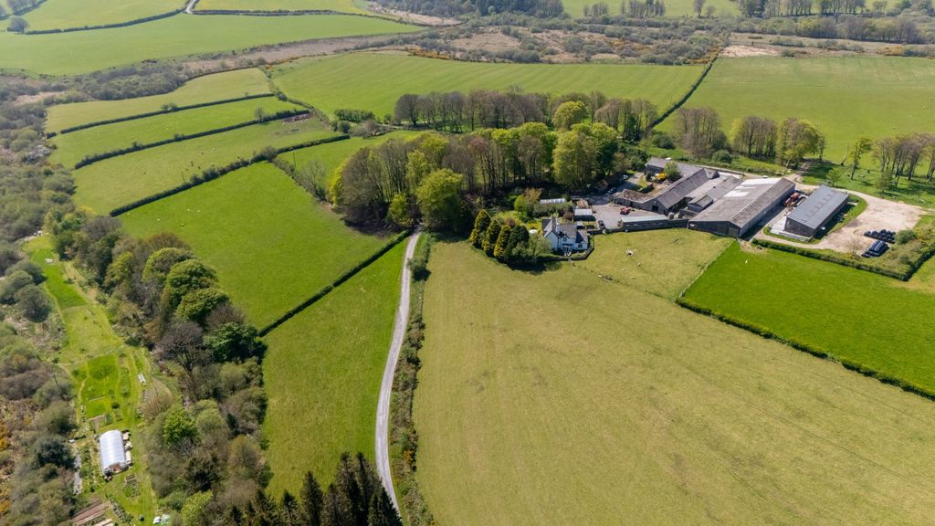 Property photo 3 of 27 Farm Buildings