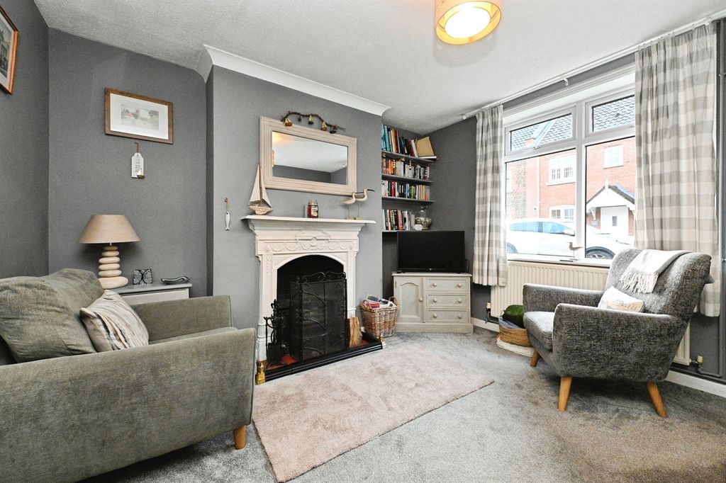 Property photo 2 of 20