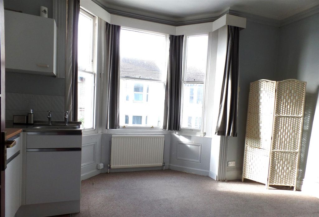 Property photo 2 of 7 Kit Studio Room.Jpg