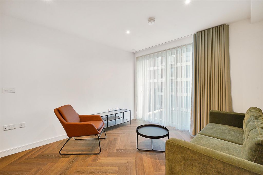 Property photo 3 of 10 Flat 57, Bower House - Pgueed7V5Gltuldf9Ujf.Jpg