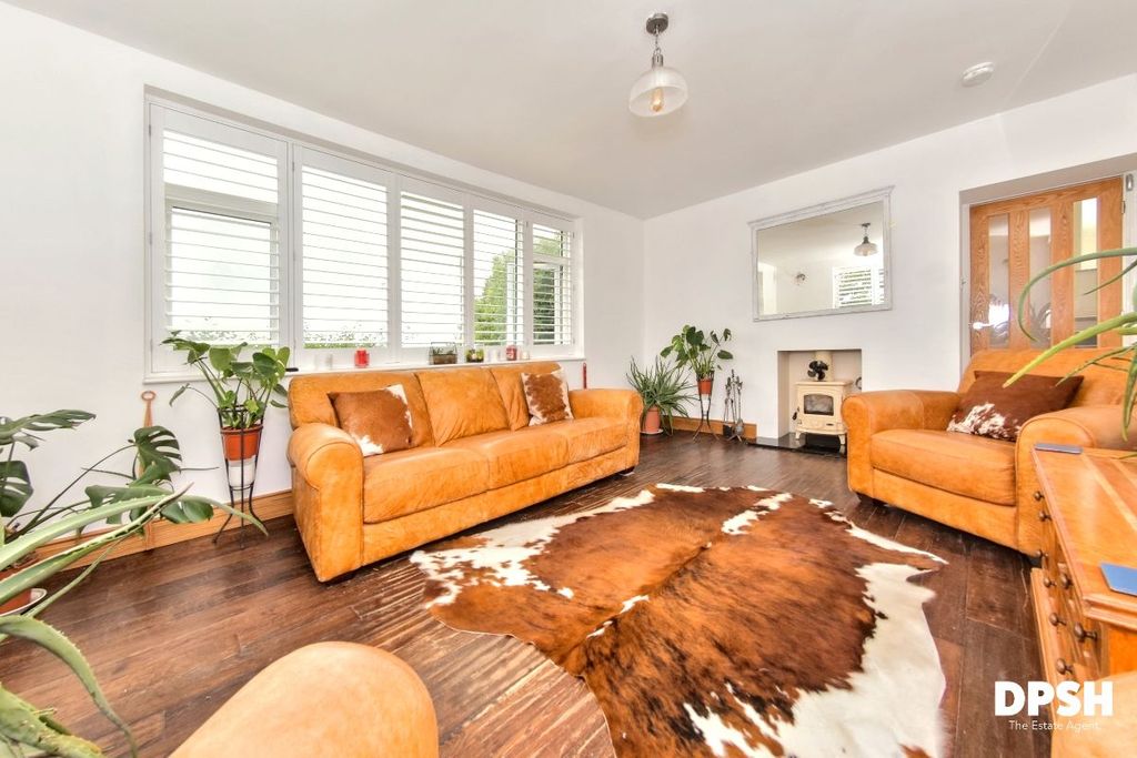 Property photo 2 of 46