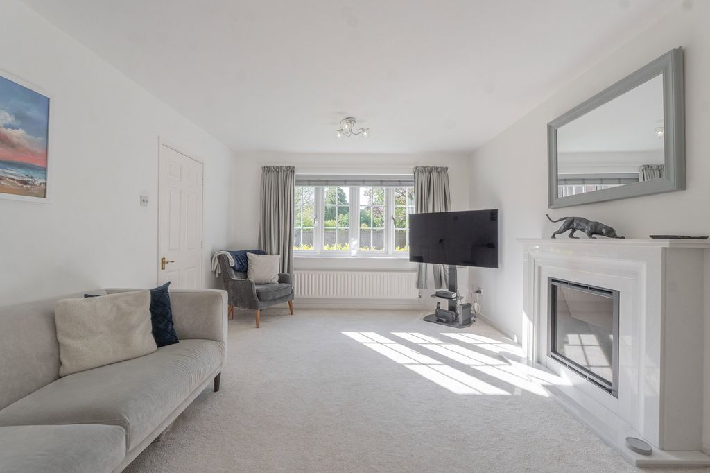 Property photo 3 of 35