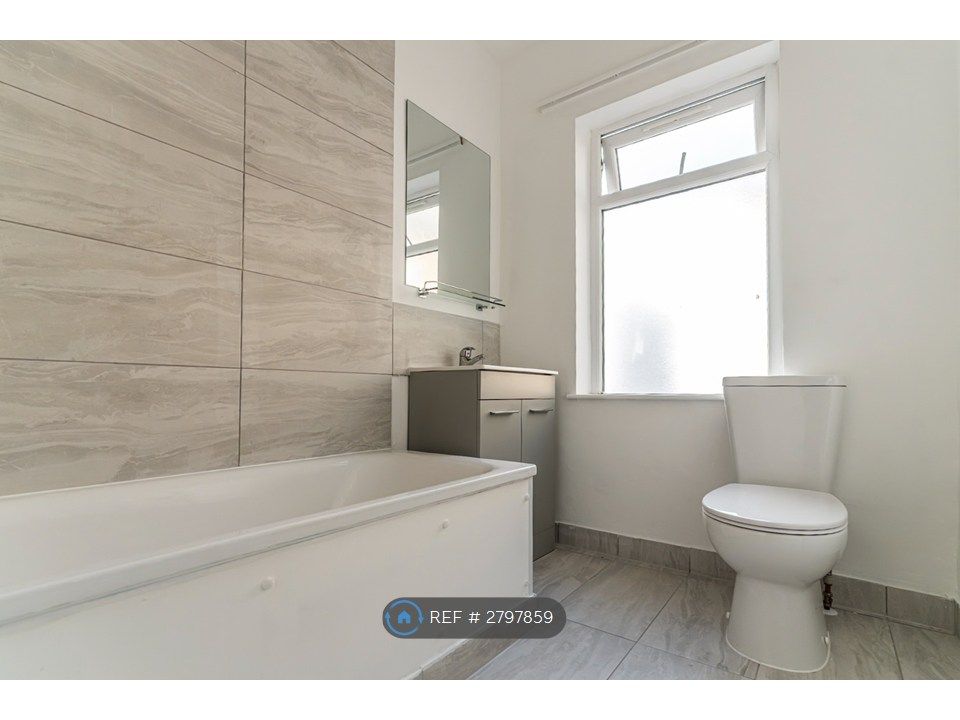 Property photo 3 of 33