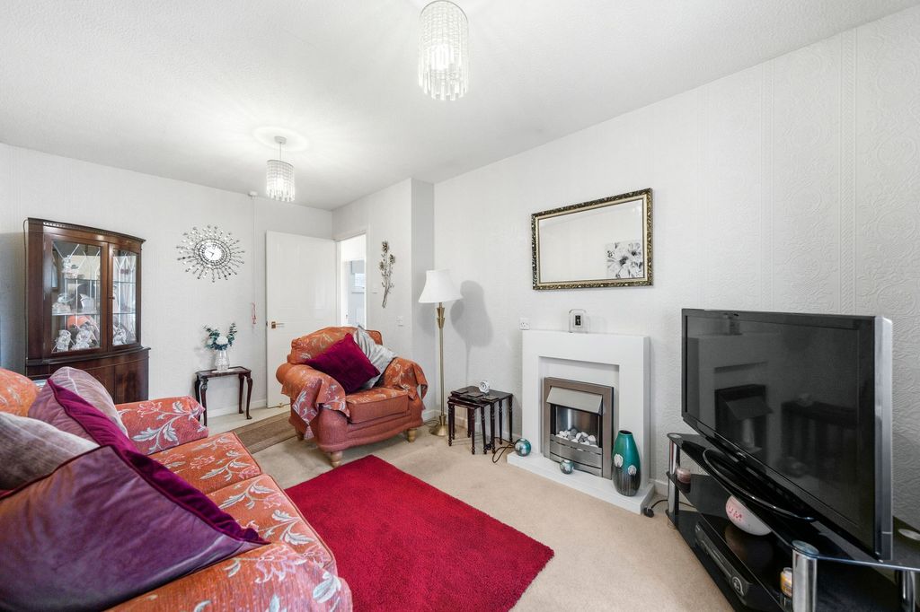 Property photo 3 of 16