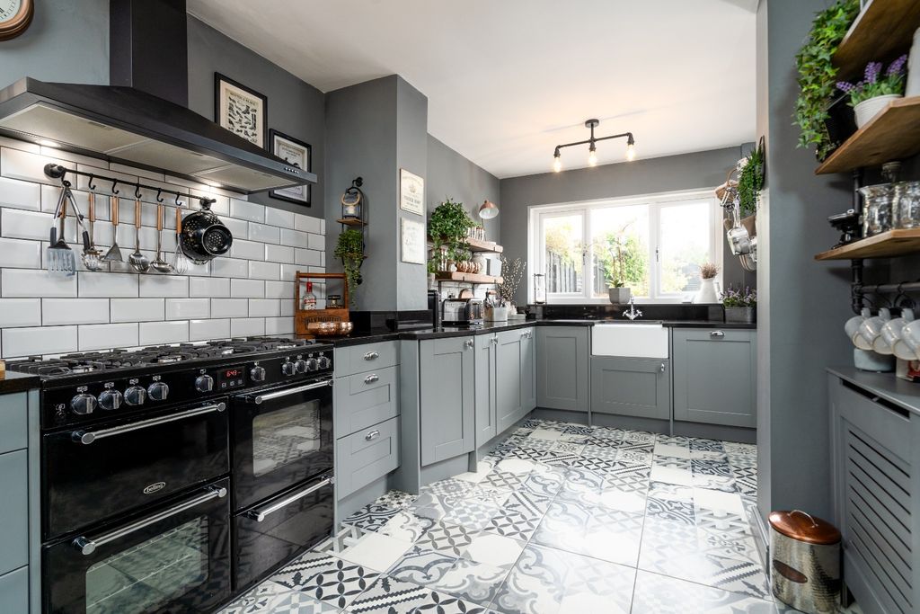 Property photo 3 of 28 3283619