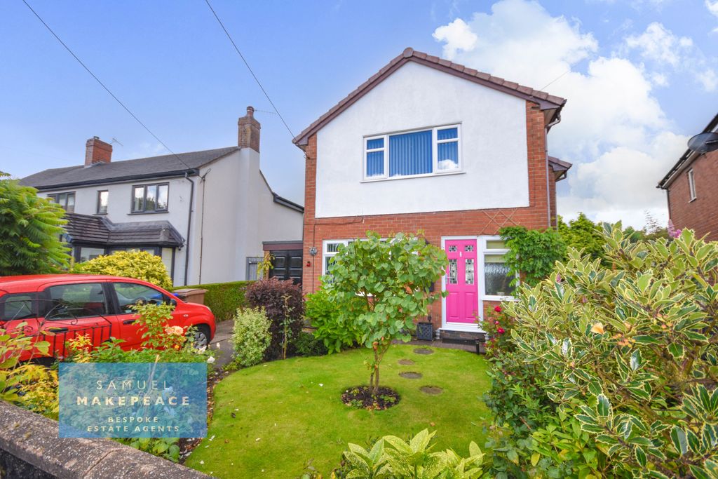 Property photo 1 of 19 Move In Ready Two Bedroom Detached House