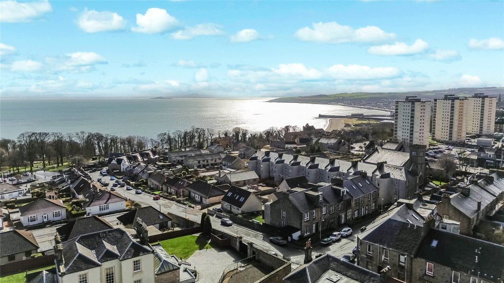 Property photo 2 of 21 Picture No. 27