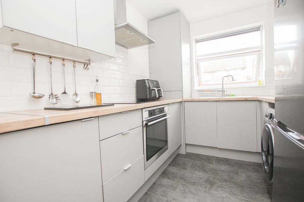 Property photo 3 of 20 5208043