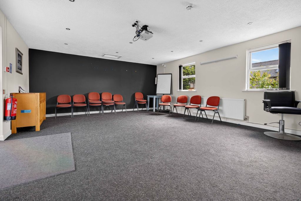 Property photo 3 of 102 Meeting Suite
