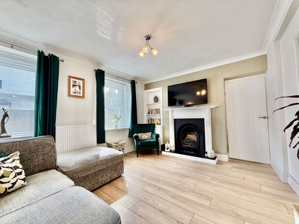 Property photo 2 of 23