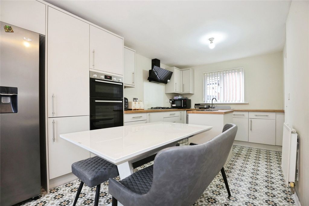 Property photo 3 of 16 Picture No. 25