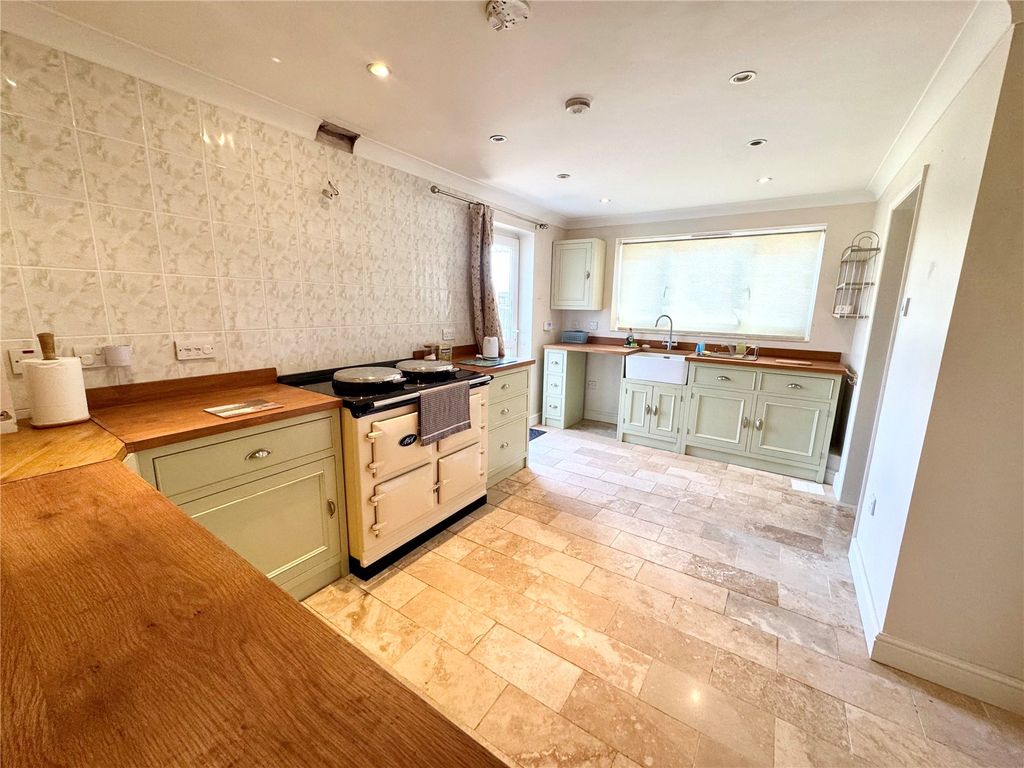 Property photo 2 of 23 Picture No. 63