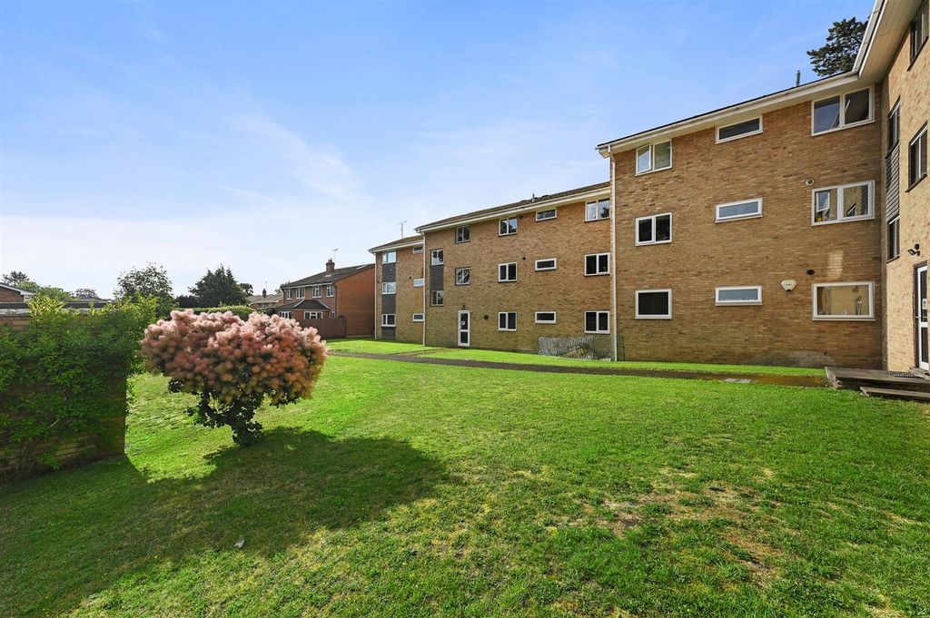 Property photo 1 of 9 Rear.Jpg