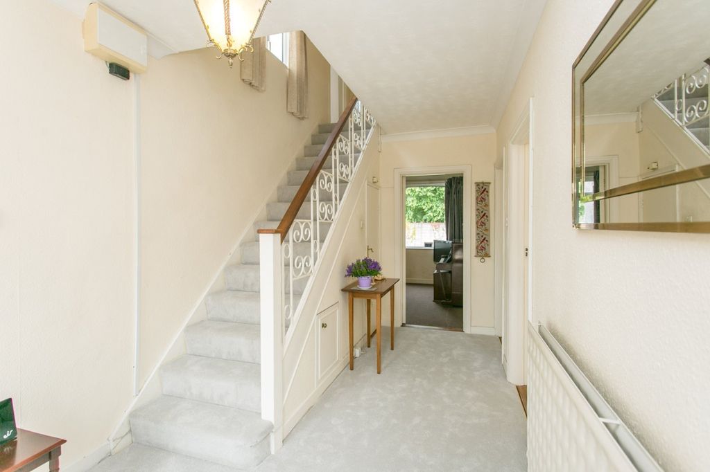 Property photo 2 of 18 Picture No. 11