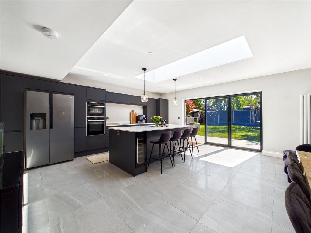 Property photo 1 of 28 Picture No. 05