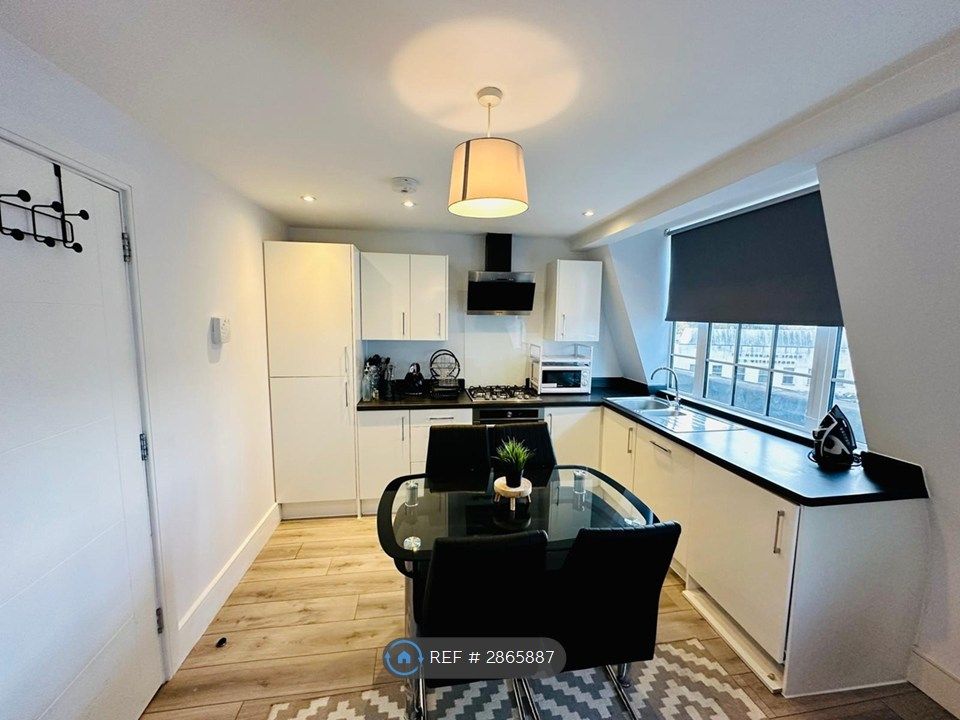 Property photo 2 of 5 Kitchen