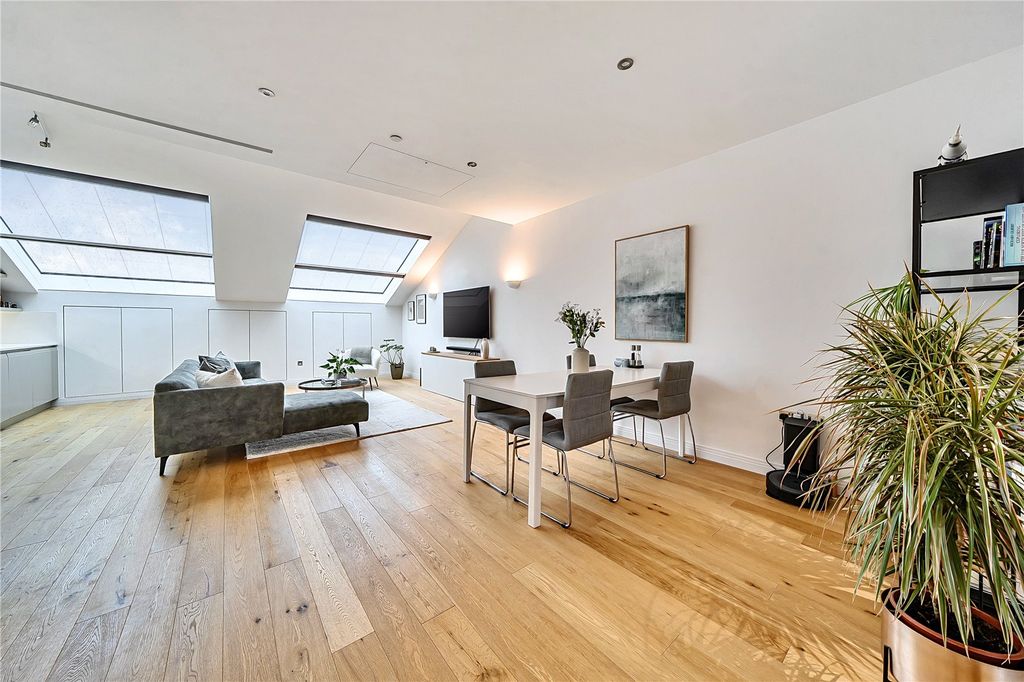 Property photo 3 of 29 Picture No. 21