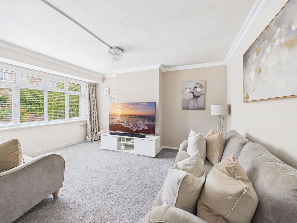 Property photo 3 of 13 3. Cam04922G0-Pr0080-Still006